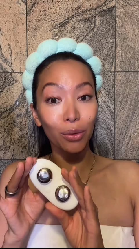 Instagram post by @thenaturalnadine for ZIIP. Caption reads: [...] to stay healthy & resilient, & the....