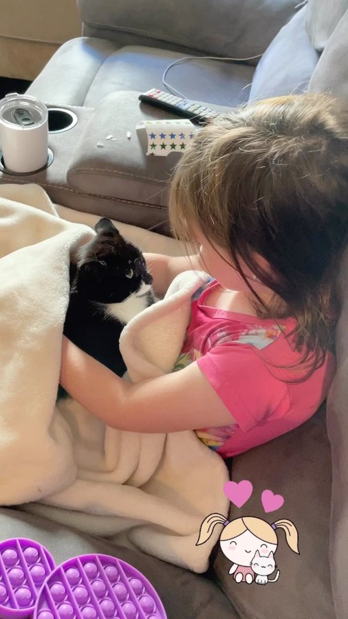 Instagram post by @kissykabu_and_piper_too for Litter Genie. Caption reads: [...] #bestcatfriend #kidsandpets @littergenie....