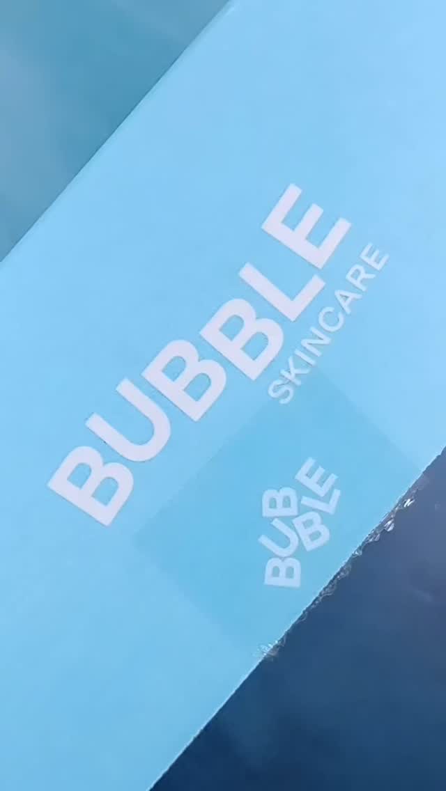 Instagram post by @jessicaschanksnow for hellobubble.com. Caption reads: Hey Beauties! 💙

#BubbleGiftedMe

Thank you so....