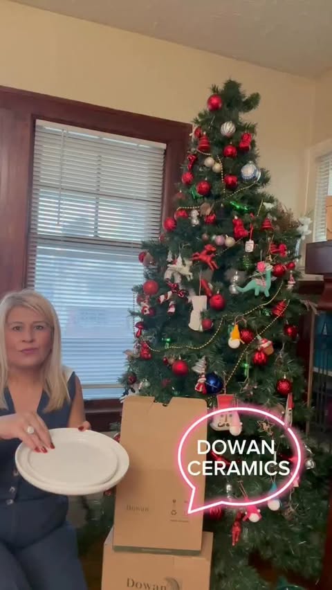 Instagram post by @seyda_ugc for Dowan. Caption reads: ✨Dowan ceramic plates look great on my table,....