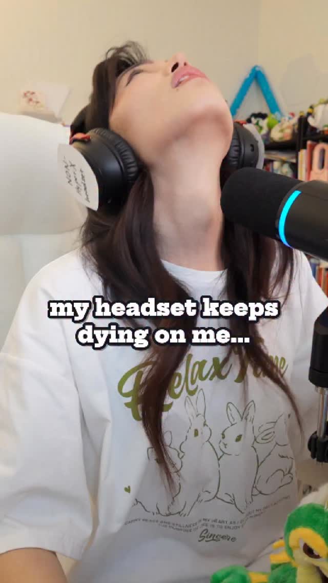 Instagram post by @yoojpls for HyperX. Caption reads: thanks to the @hyperx cloud alpha 2 wireless....