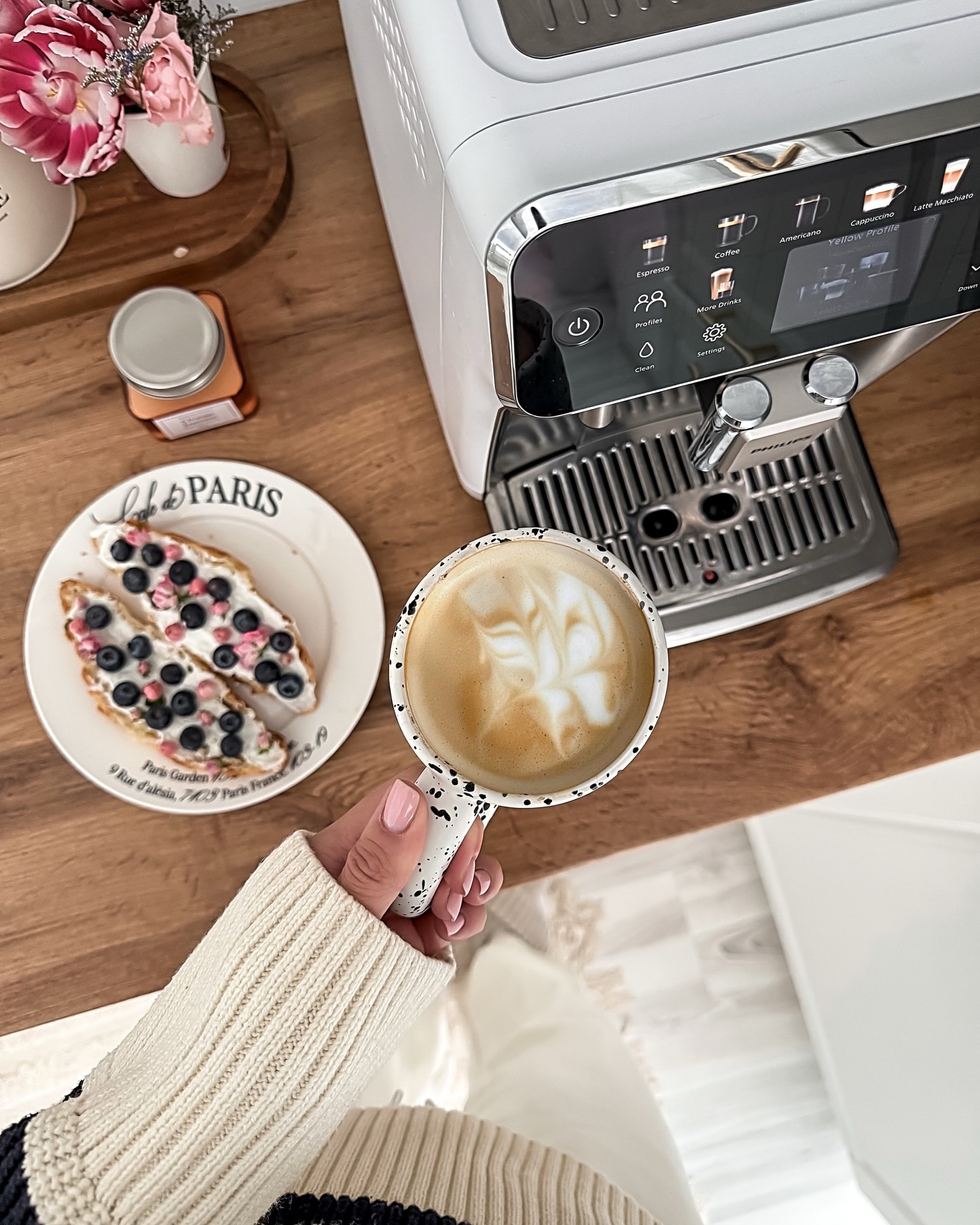 Instagram post by @ioanapuiuofficial for Philips Home Living SA. Caption reads: ☕️ CoffeEast este festivalul perfect pentru toți....