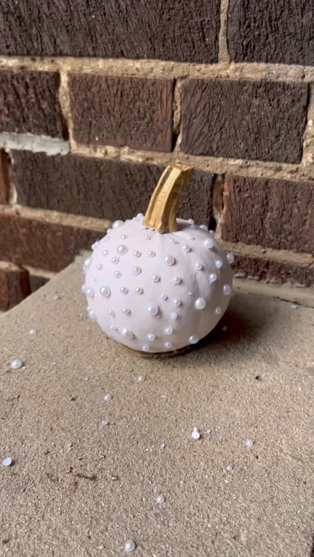 Instagram post by @kristencoutts for Rust-Oleum. Caption reads: She’s a glampkin 💃🎃

Are you team spooky or team....