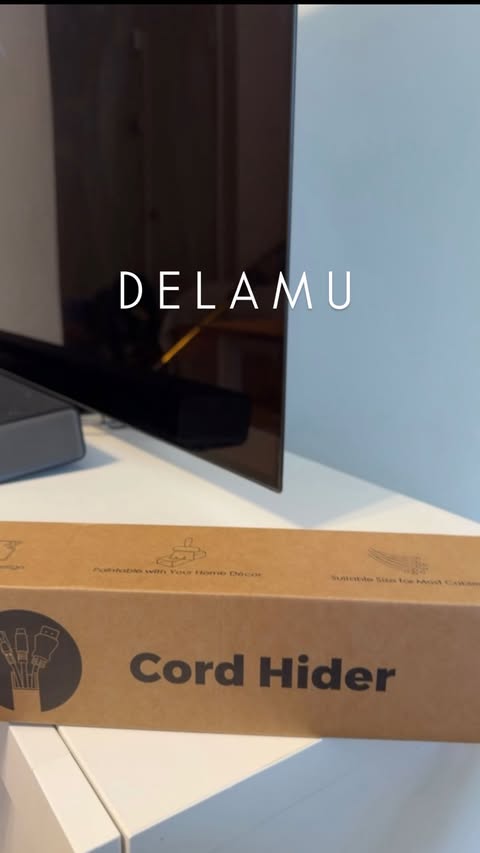 Instagram post by @esrakbuluutt for DELAMU. Caption reads: [...] aesthetics, this is a must-have! 🖇️....
