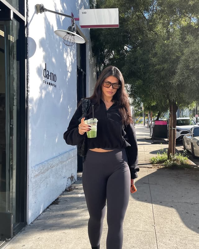 Instagram post by @lateciat for Fabletics. Caption reads: We love starting the week with you, wherever....