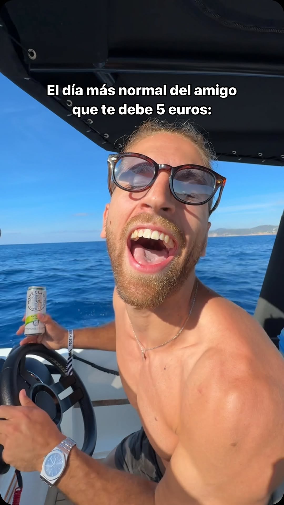 Instagram post by @valmaseda for White Claw. Caption reads: Mándaselo a ese amigo 😂
@whiteclawspain....
