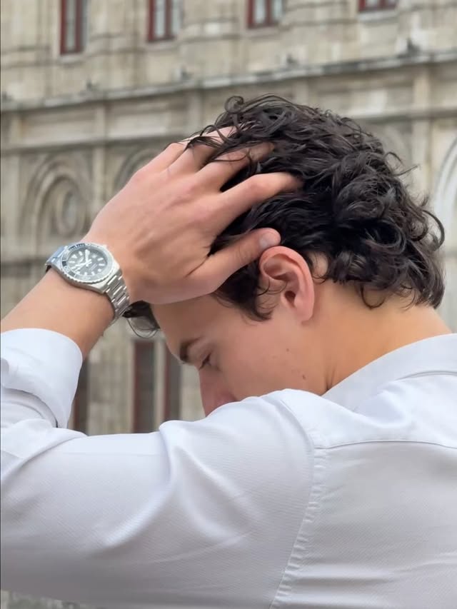 Instagram post by @paulaaronfischer for Longines. Caption reads: [...] in movement. The new Hydroconquest by....