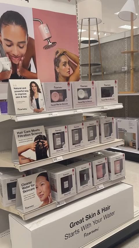 Instagram post by @marshallesesisters for Filterbaby. Caption reads: [...] girlies!! Guess whose here ??
@thefilterbaby....