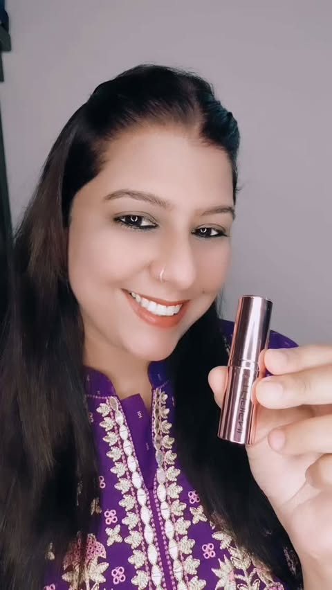 Instagram post by @officialshalini_03 for Insight Cosmetics. Caption reads: [...] perfect everyday glam look. 🤎💋....