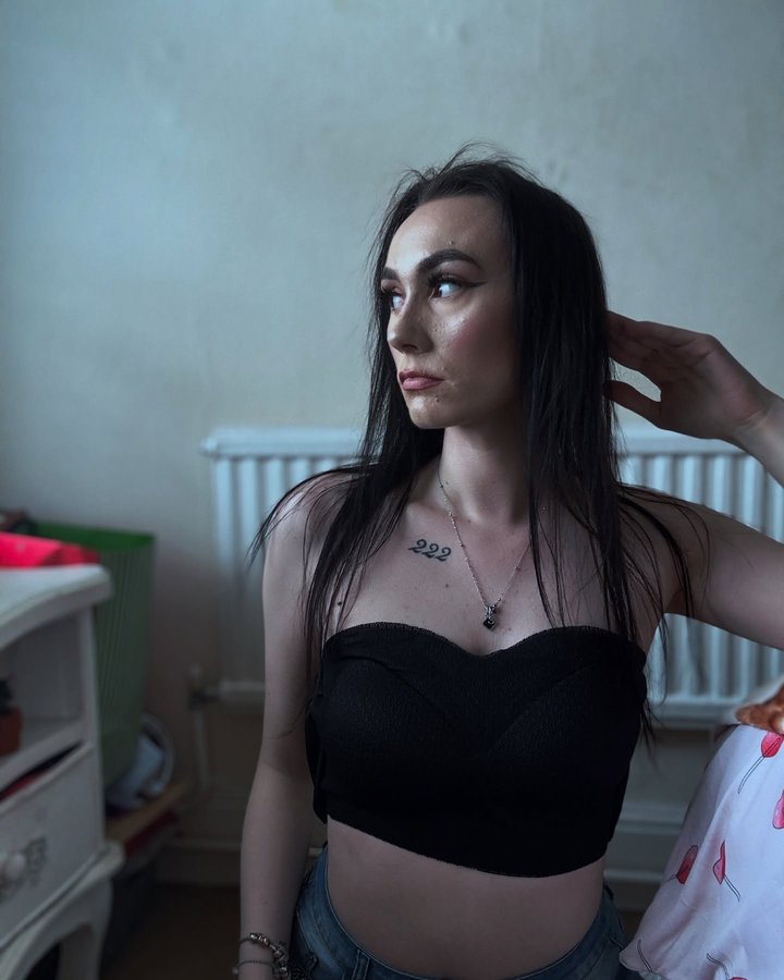 Instagram post by @x.sophiecarterx for MagicBra. Caption reads: @magicbrastore 🖤

🖤Front Buckle Convertible....