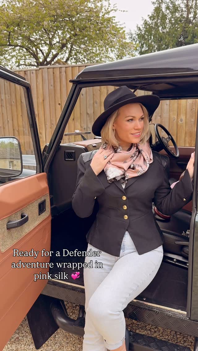 Instagram post by @littlegreendefender for Hicks & Brown. Caption reads: Defender adventures are even better when wrapped....