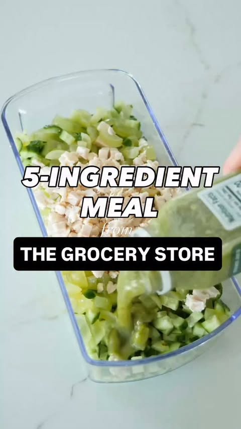 Instagram post by @nutritionbymia for Grapes from California. Caption reads: Hers’s a 5-ingredient recipe you can make from the....