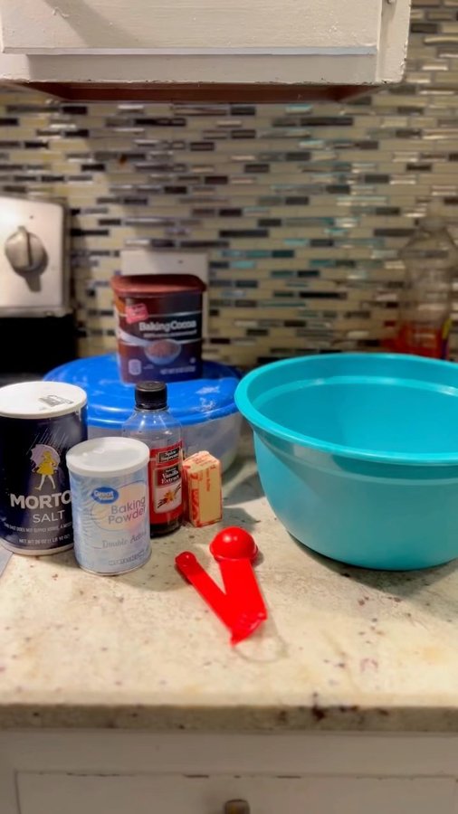 Instagram post by @_thehunterexperience for Mooala. Caption reads: We decided to make some yummy 🅘🅒🅔 🅒🅡🅔🅐🅜....