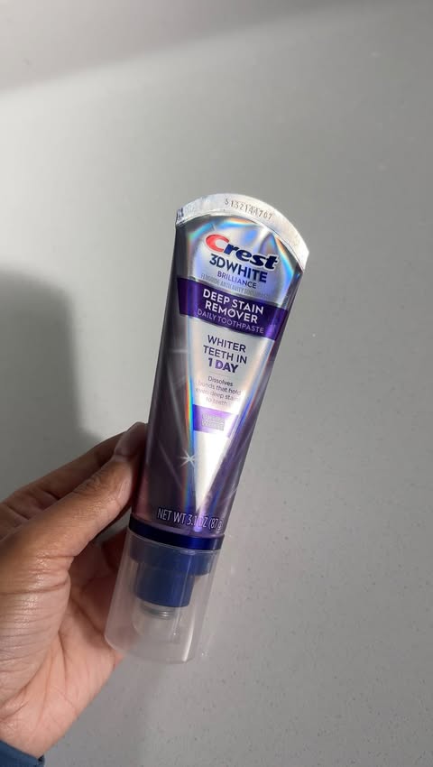 Instagram post by @a.wilkyy for Crest. Caption reads: #Crestpartner #Ad New era new smile 🤭 using the....