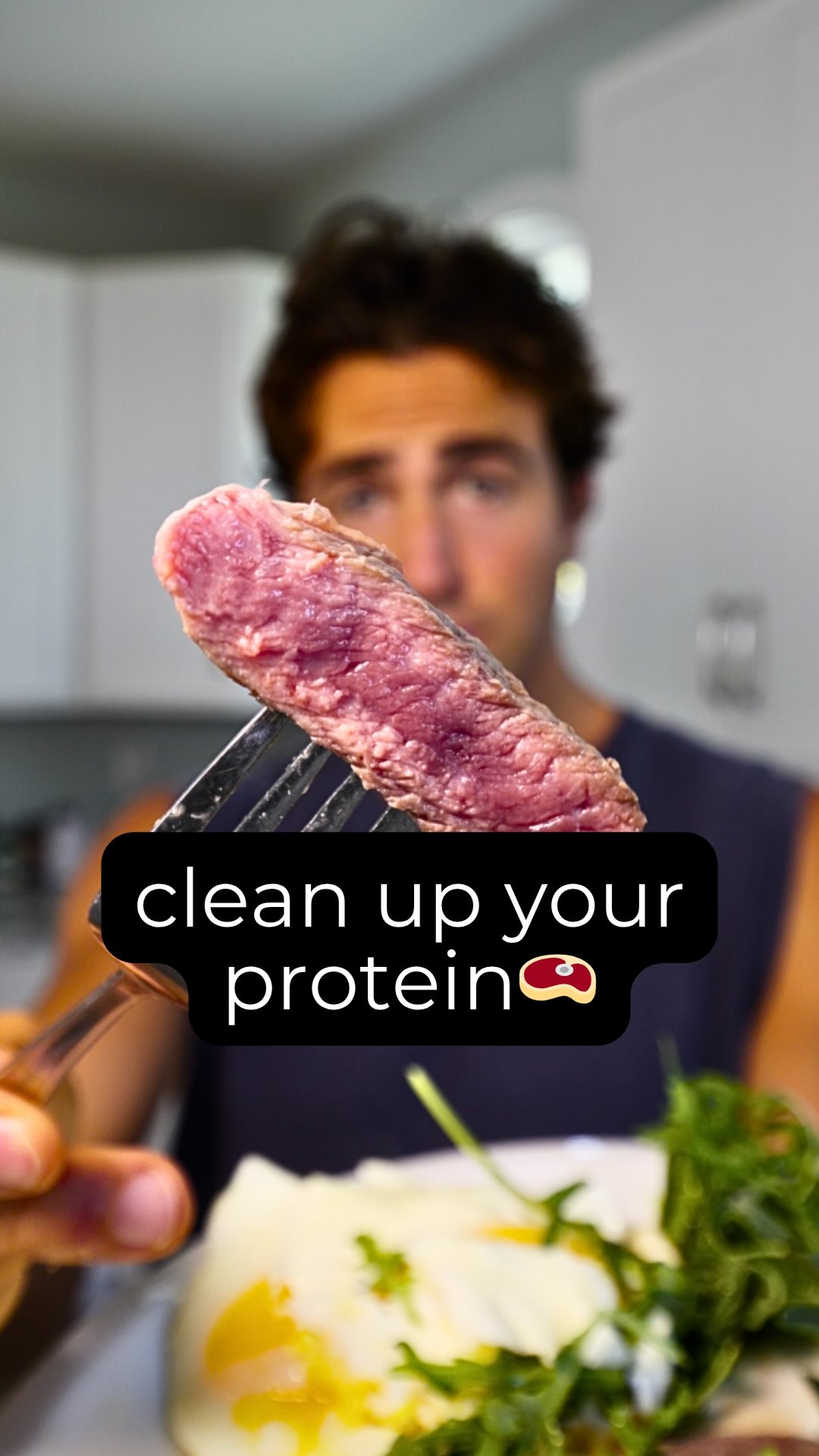 Instagram post by @alexcbolivar for PRIMA. Caption reads: I avoid all toxic food. Here’s how to clean up....