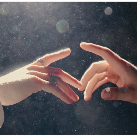 Instagram post by @visualsbytommy for Visit Bend. Caption reads: Moments where time stood still.⁣
⁣
⁣
A few of my....