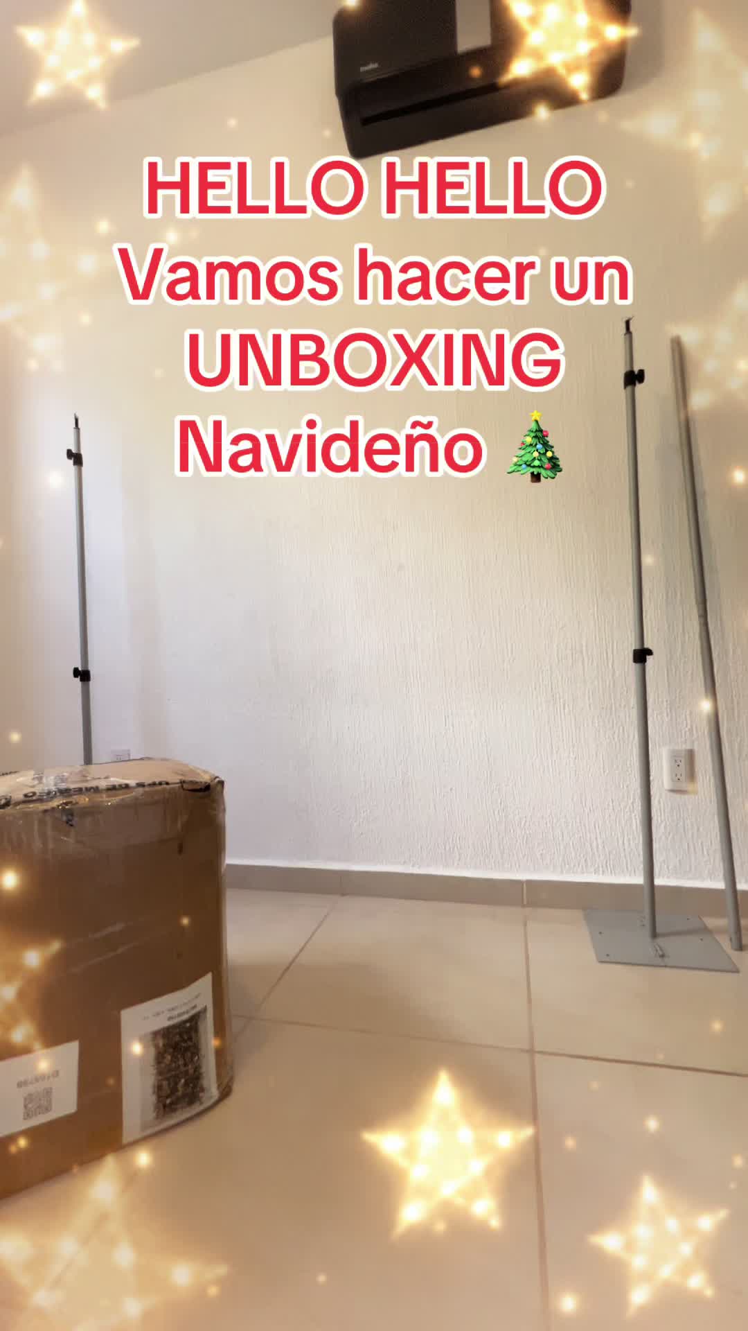 TikTok post by @katysparties for KetieStory. Caption reads: Esta Cortina Navideña 5D de @KetieStory es....