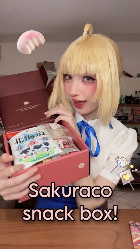 Instagram post by @akashika.sama for Sakuraco. Caption reads: [...] to receive $5 off your first #Sakuraco box....