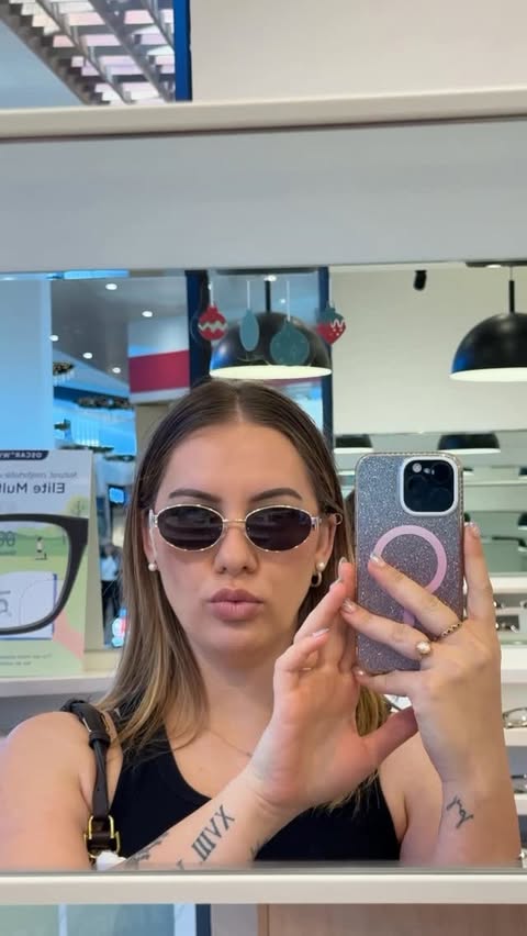Instagram post by @kaylasylviajayne for Oscar Wylee Eyewear. Caption reads: @oscarwyleenz with the best optometrists and....