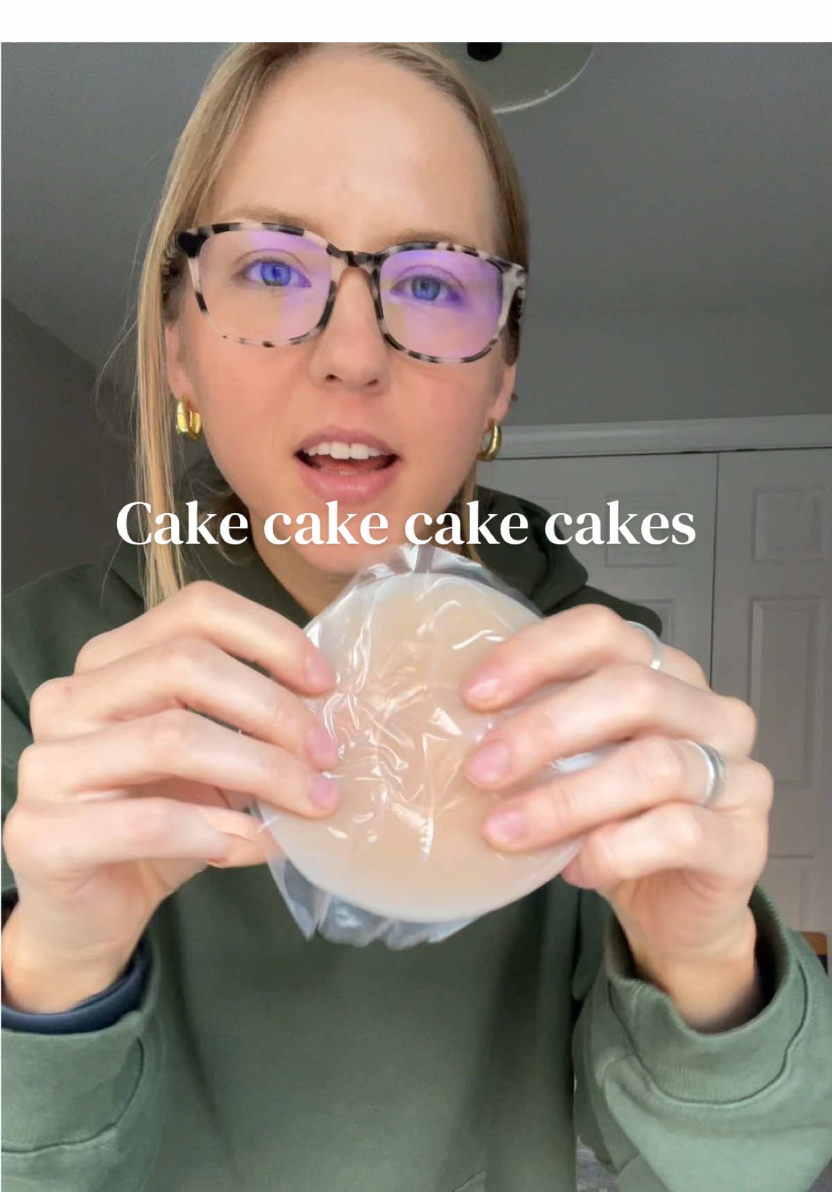 TikTok post by @kallie_simons for CAKES Body. Caption reads: [...] cells watching this, I’m sorry but @CAKES....