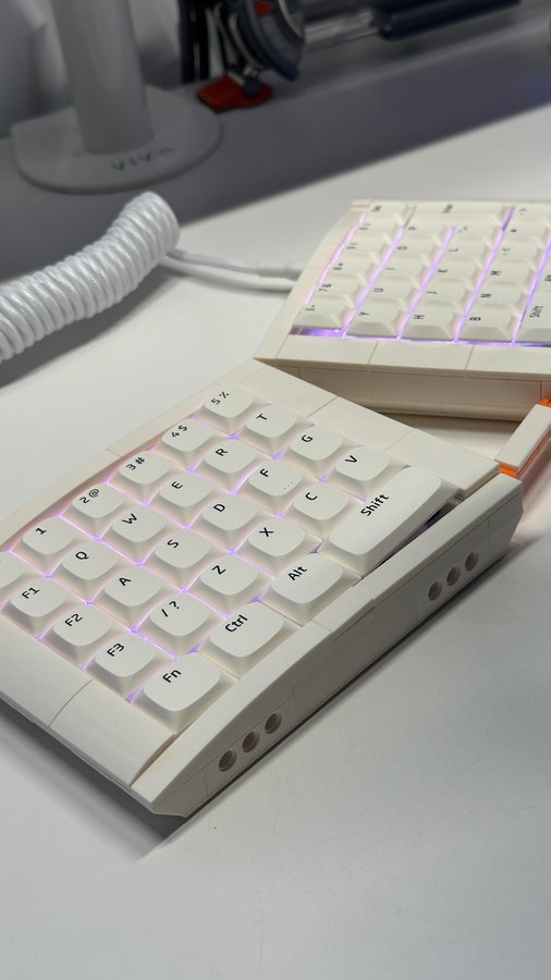 Instagram post by @vznable for KBDcraft. Caption reads: Ad| check out @kbdcrafter for unique budget....