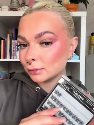 TikTok post by @jordan.louisee for COFIER Lashes. Caption reads: [...] quickest lashes ever, no glue needed @Cofier....