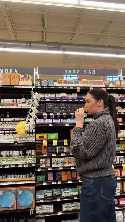 Instagram post by @katiesantry for Fresh Thyme. Caption reads: Fresh Thyme Market is my go-to for all my wellness....