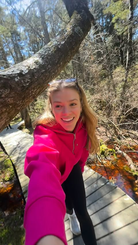 Instagram post by @anna_barger for T-Mobile. Caption reads: [...] this season without limits thanks to....