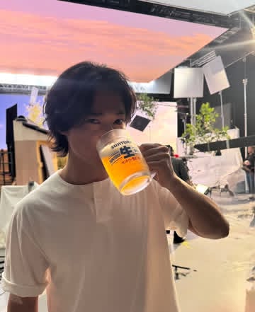 Instagram post by @kentooyamazaki for Suntory. Caption reads: サントリー生ビール新CM！！！
生ビールがさらに美味しい季節！！！
MYサン生ジョッキ2も！
#PR....