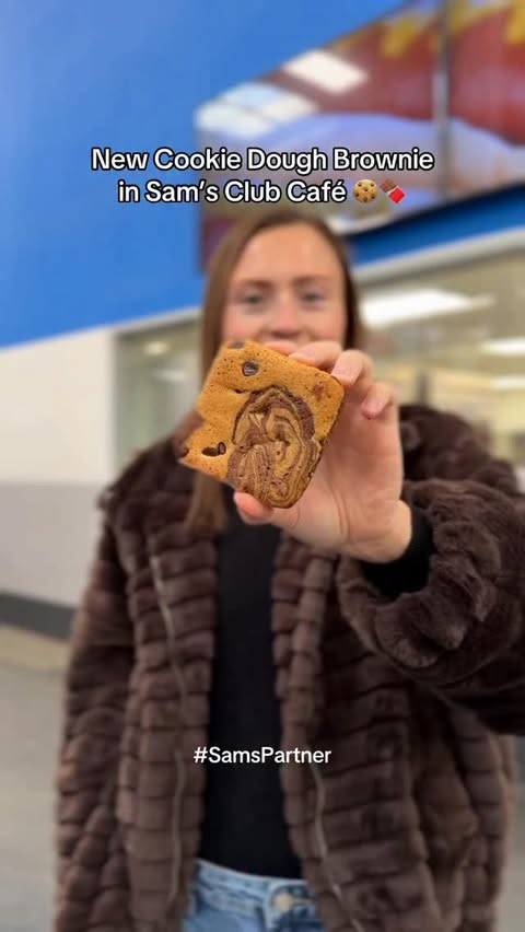 Instagram post by an influencer for Sam's Club. Caption reads: [...] at the link in my bio! 🔥 @samsclub....