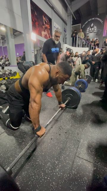 Instagram post by @micquelwright for DY NutritionTM. Caption reads: (250kg x 18reps) So I won last night like a true....