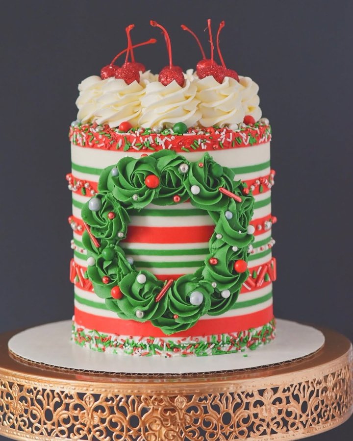 Instagram post by @denises_delights_ for Chefmaster. Caption reads: [...] @heavenssweetnessshop -gel colors....