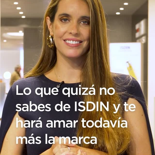 Instagram post by @ona_carbonell for ISDIN. Caption reads: El 8 de junio es el #DíaMundialDeLosOcéanos y....