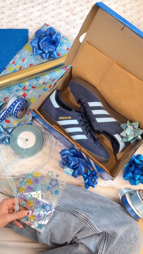 Instagram post by @karesdiaryx for Journeys. Caption reads: [...] my bestie this holiday season with @journeys....