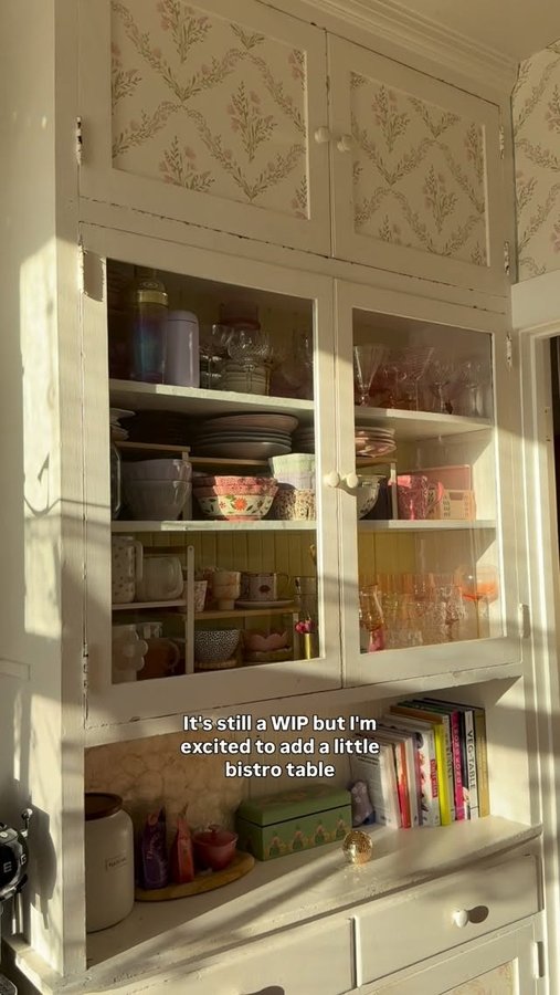 Instagram post by @danniellajoy for Spoonflower. Caption reads: this took me 3 days lollll 💅🏻 

wallpaper is....