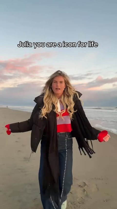 Instagram post by @joyccee.nl for LOAVIES. Caption reads: Black week bij @loavies 💖....