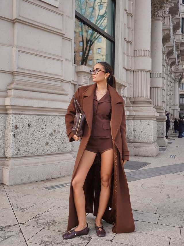 Instagram post by @joridelli for ALOHAS. Caption reads: [...] e coat @camilacoelhocollection 
Shoes....