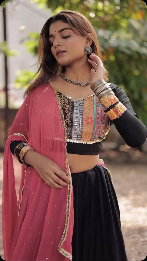 Instagram post by @ayushi__gajera for Flipkart Fashion. Caption reads: [...] kar jo Found my festive fits on Flipkart....