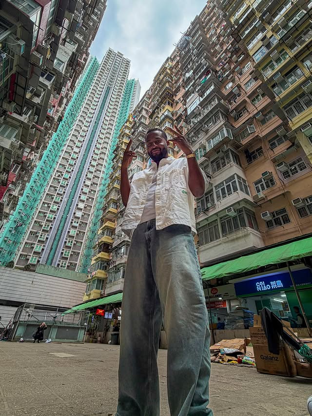 Instagram post by @briancantstopeating for Cathay Pacific. Caption reads: [...] and discovering this city with....