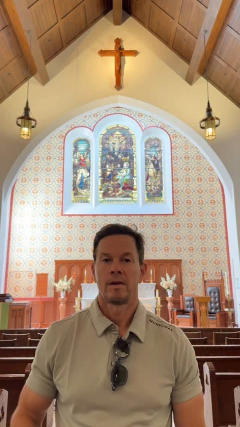 Instagram post by @markwahlberg for Hallow. Caption reads: HAPPY SUNDAY🙏STAY PRAYED UP🙏 @hallowapp 🙏❤️🙏....