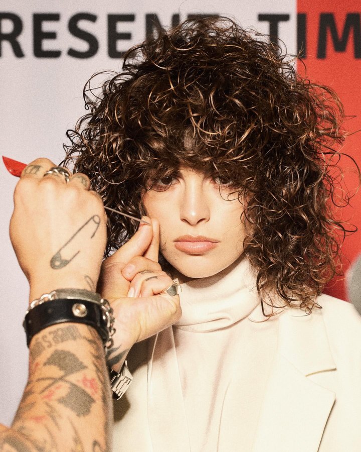 Instagram post by @alexey_osipchuk for Davines. Caption reads: Process 🖤 hair by me for @davines_russia.