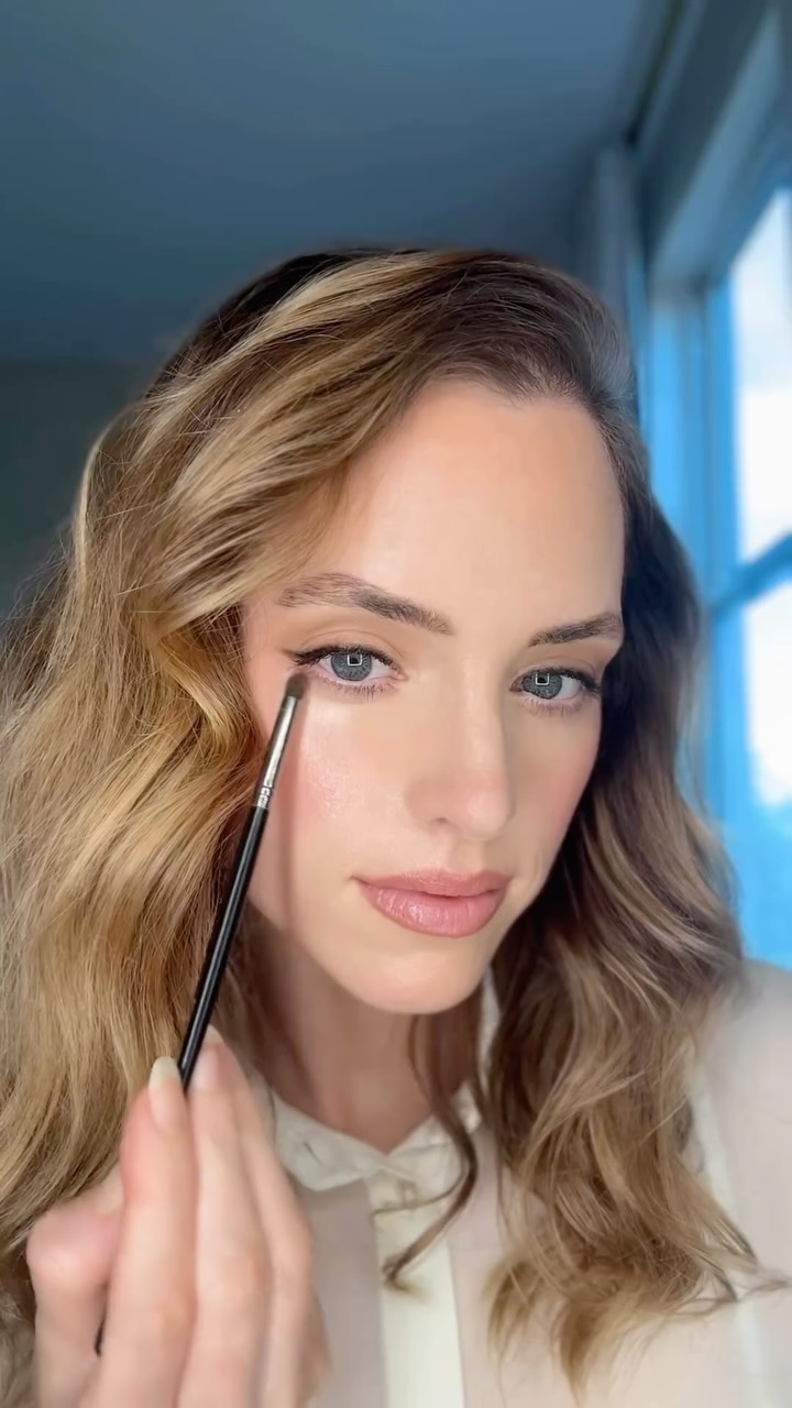 Instagram post by @thealexandrajarvis for Caliray. Caption reads: [...] eyeliner @sisleyparisofficial mascara....