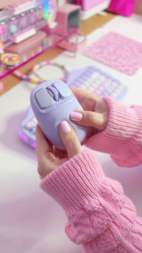 Instagram post by @daizedreams for Yunzii. Caption reads: [...] This mouse was sent to me by my sponsor....