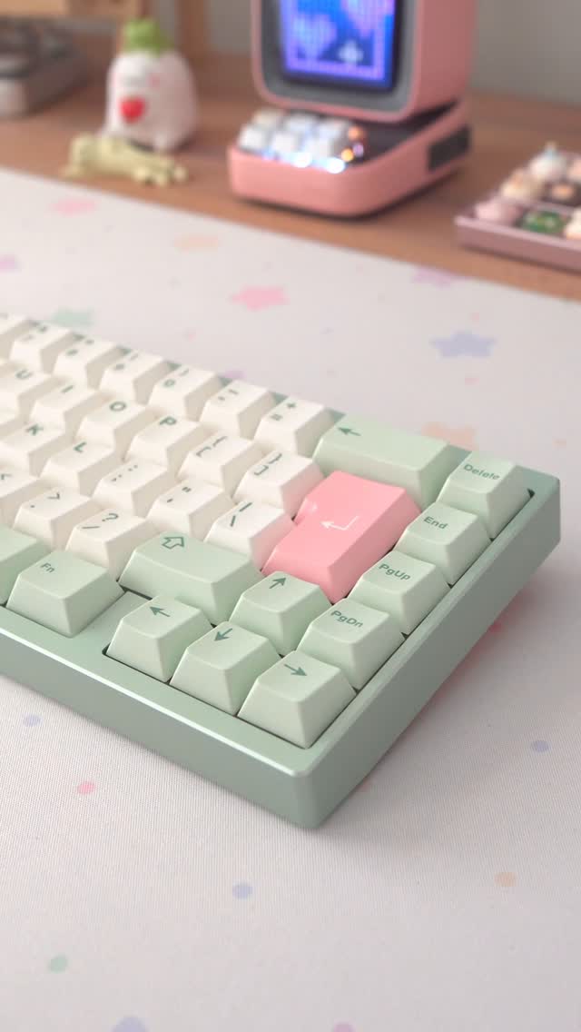 Instagram post by @rice.cloud for Qwertykeys. Caption reads: [...] me by @ne0_kb (ad)

it's available on....