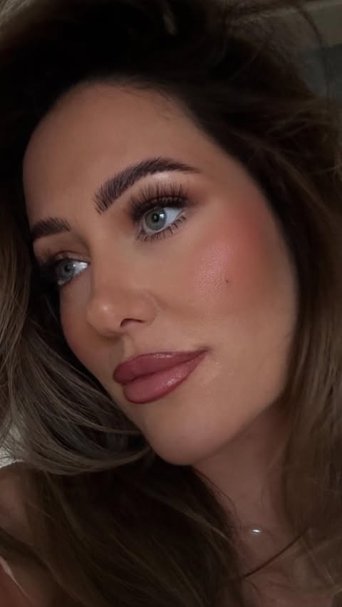 Instagram post by @louisemcdonnell_ for Bellamianta. Caption reads: [...] makeup can do for your confidence.....