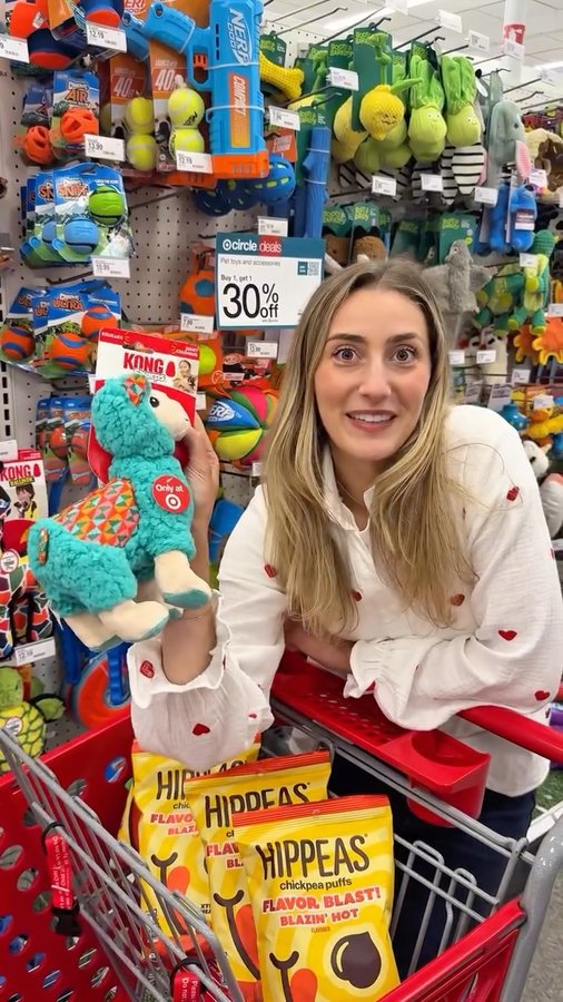 Instagram post by @sideofstef for Hippeas. Caption reads: it’s never just 5 minutes.... #hippeaspartner

try....