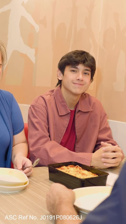 Instagram post by @heathjornales for Jollibee. Caption reads: [...] people you love #MoreSweetSarapSaya....
