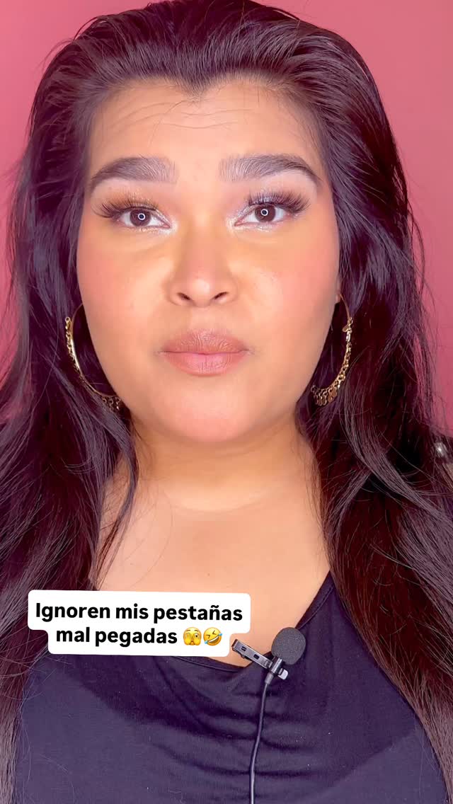 Instagram post by @miniyadiramakeup for Buxom Cosmetics. Caption reads: 🚨FELIZ VIERNES BELLAS🚨
Mostrándoles unos cuantos....