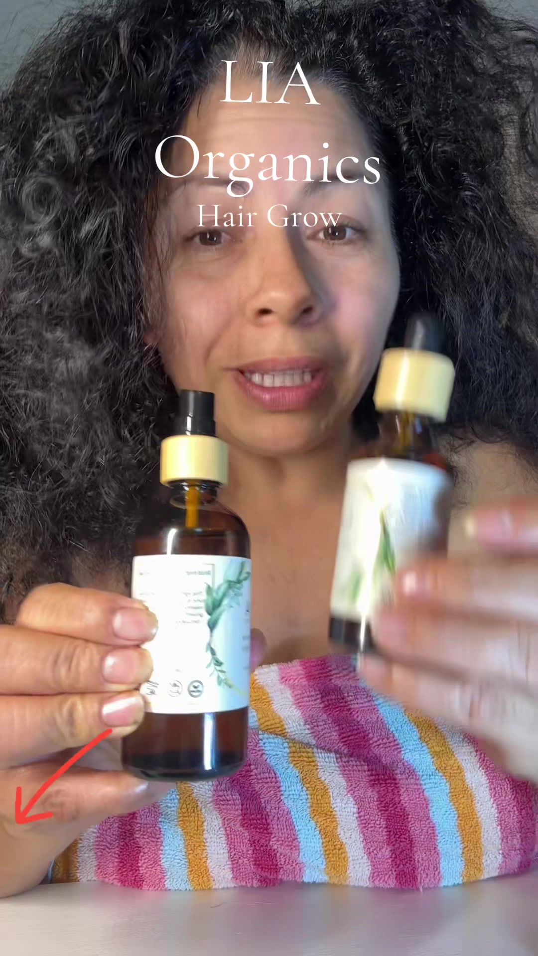 TikTok post by @josiebrito for LIA Organics. Caption reads: [...] #romeroparalacaidadecabello....