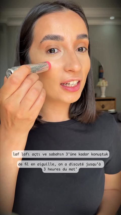 Instagram post by @rougeaudace for Maybelline New York Türkiye. Caption reads: bugünün fransızca’sı : “de fil en aiguille” yani....